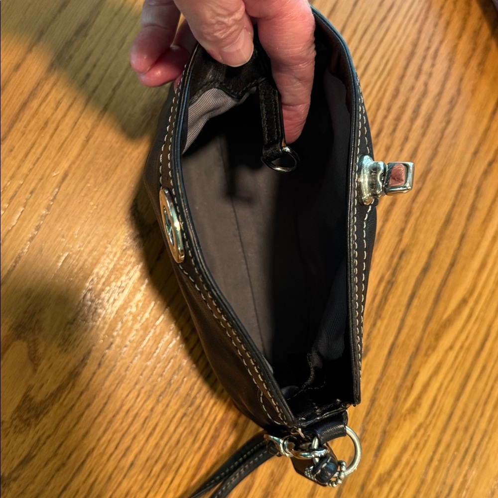COACH Elegant Black Leather Wristlet - Picture 5 of 6